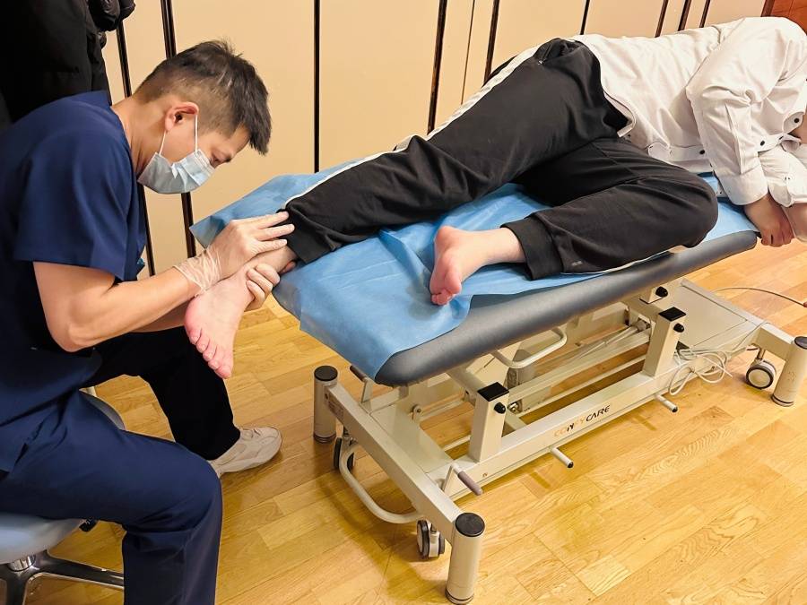 足内翻怎么治疗？